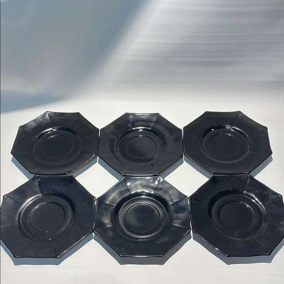Elegant Black saucer Set - Picture 1 of 12